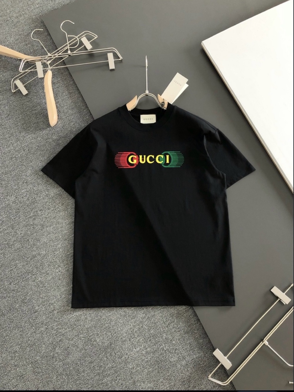 Gucci Black Short Sleeve Tee shirt  w Red, Yellow & Green Logo Crewneck size XL